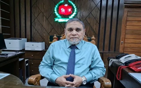 নভেম্বরে রাজনৈতিক দলগুলোর সঙ্গে সংলাপে বসবে সিইসি